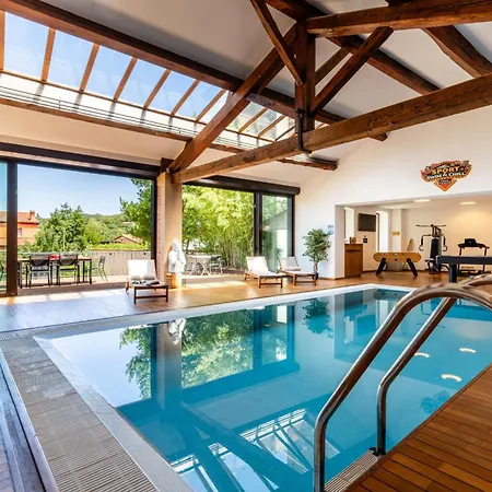 Villa Casa Vamae Heated Pool & Cinema