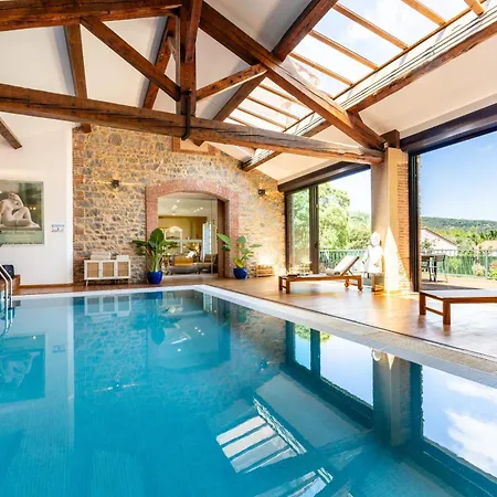 Casa Vamae Heated Pool & Cinema
