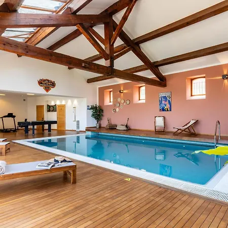 Villa Casa Vamae Heated Pool & Cinema
